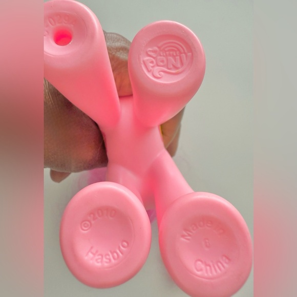 2010 My Little Pony G4 "PINKIE PIE" Wonderbolts Cheerleader 6” - Picture 4 of 7